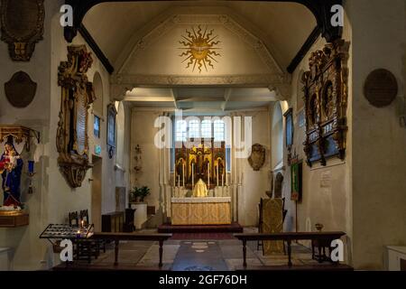 LONDON SOMERS STADT SAINT PANCRAS ALTE KIRCHE DAS INNERE UND DER ALTAR Stockfoto