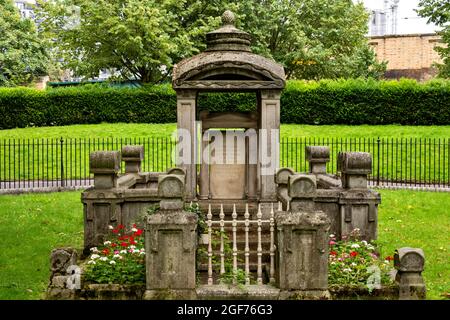 LONDON SOMERS STADT SAINT PANCRAS ALTE KIRCHE DAS SOANE-MAUSOLEUM IST EIN DENKMALGESCHÜTZTES DENKMAL Stockfoto