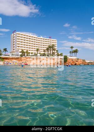 Strand La Zenia an der Costa Blanca in Spanien am Mittelmeer bei Torrevieja. Stockfoto