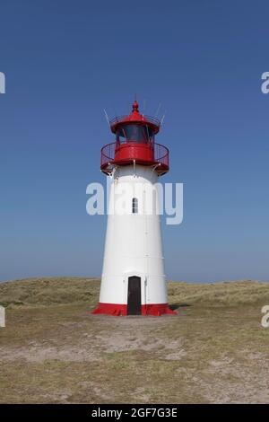 Rot-weißer Leuchtturm List-West, Ellenbogen, Sylt, Ostfriesische Inseln, Schleswig-Holstein, Deutschland Stockfoto