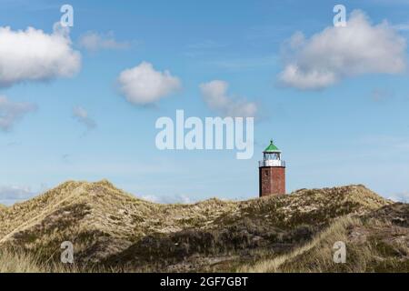 Dünenlandschaft mit Quermarkenfeur Red Cliff, Leuchtturm, Kampen auf Sylt, Nordfriesische Inseln, Schleswig-Holstein, Deutschland Stockfoto