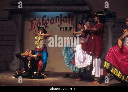 Bharatnatyam Dance Drama, Klassischer Tanz im Nataraja-Tempel in Perur in Coimbatore, Tamil Nadu, Indien Stockfoto