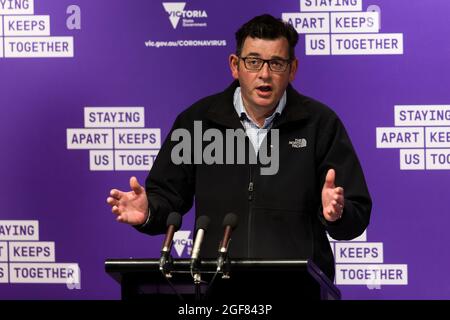 Melbourne, Australien, 10. Oktober 2020. Der viktorianische Premier Daniel Andrews spricht während seiner 100. Pressekonferenz in Folge mit den Medien. Victoria hat über Nacht 14 neue Fälle von COVID-19 und 0 Todesfälle verzeichnet. Der Premier wurde wegen eines Briefes des viktorianischen notfallmanagementbeauftragten Andrew Crisp an die Quarantäneuntersuchung des Hotels befragt. Herr Crisp veröffentlichte einen Brief, in dem er seine eigene Aussage korrigierte und dem Polizeiminister einige Tage vor der Einrichtung des verpfuschten Quarantäneprogramms des Hotels Briefings überbrachte. Kredit: Dave Hewison/Speed Media/Alamy Live Nachrichten Stockfoto