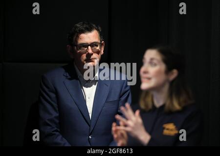 Melbourne, Australien, 26. September 2020. Der viktorianische Premier Daniel Andrews blickt auf eine Pressekonferenz im Treasury Theatre. Victorias Gesundheitsministerin Jenny Mikakos ist am Samstag nach der Quarantäneuntersuchung des Hotels zurückgetreten. Premier Daniel Andrews gab am letzten Tag der Untersuchung am Freitag Beweise, dass er Jenny Mikakos für das Programm, das letztendlich zur zweiten Welle von COVID-19 in Victoria führte, zur Verantwortung gezogen habe. Kredit: Dave Hewison/Speed Media/Alamy Live Nachrichten Stockfoto