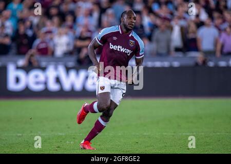 LONDON, ENGLAND - 23. AUGUST: Michail Antonio von West Ham United während des Premier League-Spiels zwischen West Ham United und Leicester City im Lo Stockfoto