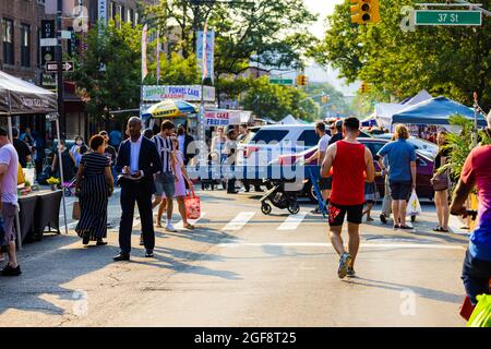 Astoria Straßenmesse und Obstmarkt in Queens, USA Stockfoto