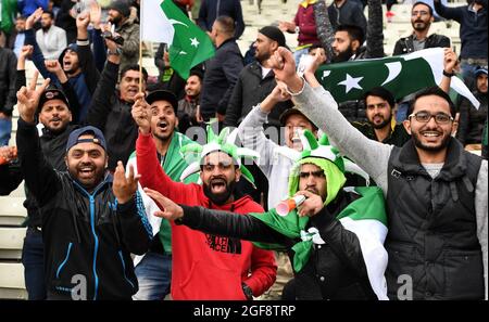 Pakistanische Cricket-Fans Fans Pakistan gegen Südafrika ICC Champions Trophy 07/06/2017 Stockfoto