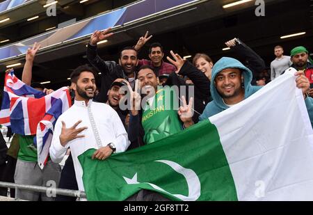 Pakistanische Cricket-Fans Fans Pakistan gegen Südafrika ICC Champions Trophy 07/06/2017 Stockfoto