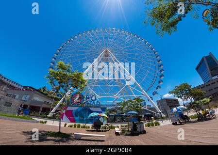 Rio de Janeiro, Brasilien - 14. Januar 2021: Verzerrte Fischansicht des Riesenrads Rio Star auf dem Olympic Boulevard. Stockfoto