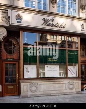 Vorderseite von Wartski, High-End-Juweliere, an der 60 St James's Street, London; Royal Warrant Holders an HM the Queen und HRH The Prince of Wales Stockfoto