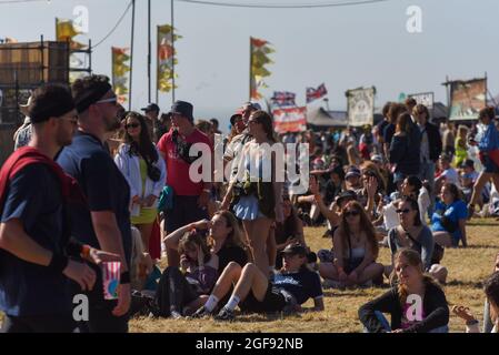 Boardmasters 2021 das Surf- und Musikfestival fand vom 13. Bis 15. August 2021 statt, mehr als 40000 Personen besuchten Boardmasters 2021 oberhalb von Watergate Bay, Cornwall, Großbritannien. Stockfoto