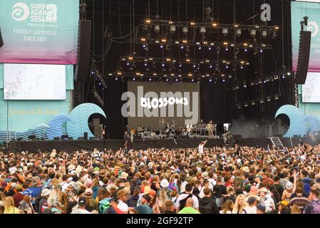 Boardmasters 2021 das Surf- und Musikfestival fand vom 13. Bis 15. August 2021 statt, mehr als 40000 Personen besuchten Boardmasters 2021 oberhalb von Watergate Bay, Cornwall, Großbritannien. Stockfoto