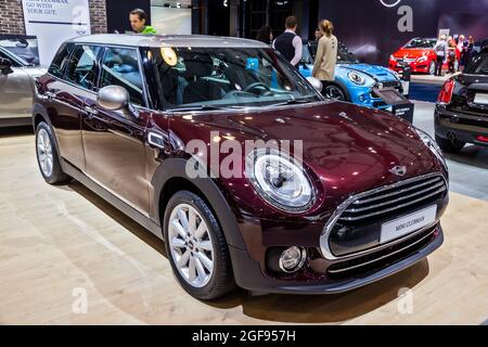 Mini Cooper Clubman wurde auf der Automobilmesse in Brüssel Expo Autosalon vorgestellt. Belgien - 12. Januar 2016 Stockfoto