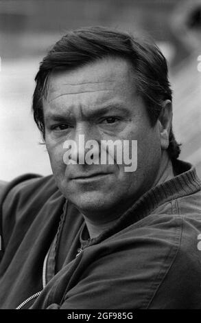 Schauspieler Michael Elphick als SEGEN die Hauptfigur der TV-Serie „SEGEN“ für die kommerzielle TV-Firma Central in Birmingham im Jahr 1985 Stockfoto