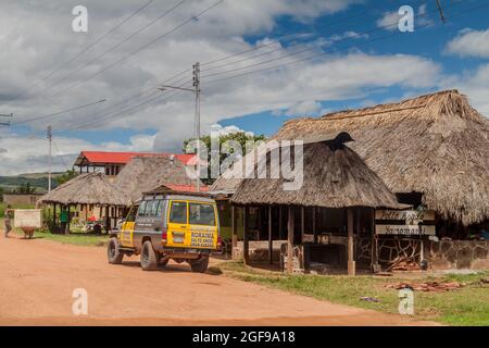 GRAN SABANA, VENEZUELA - 13. AUGUST 2015: Ländliches Restaurant in einem indigenen Dorf in der Region Gran Sabana in Venezuela Stockfoto