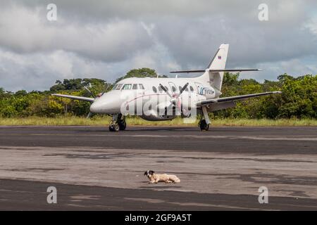 CANAIMA, VENEZUELA - 16. AUGUST 2015: BAE-3212 Jetstream Super 31 auf der Landepiste im Dorf Canaima, Venezuela Stockfoto