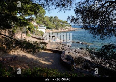 Serie von Landschaften am mittelmeer, aufgenommen im august 2021, in der Gemeinde saint Raphäel Boulouris in Frankreich. Stockfoto