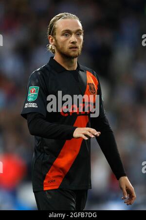 Huddersfield, Großbritannien. August 2021. Tom Davies von Everton während des Carabao Cup-Spiels im John Smith's Stadium, Huddersfield. Bildnachweis sollte lauten: Darren Staples/Sportimage Credit: Sportimage/Alamy Live News Stockfoto