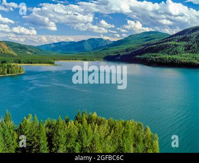 Oberes Ende des Hungry Horse Reservoirs im Tal des South Fork Flathead River in der Nähe von Hungry Horse, montana Stockfoto