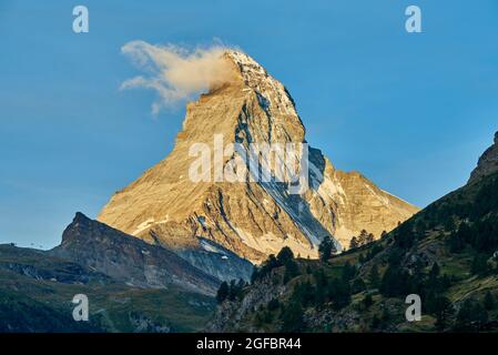 Die Sonne geht auf dem Matterhorn auf Stockfoto