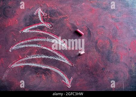 Grafische Darstellung eines Weihnachtsbaums mit Kreide auf Tafel gezeichnet Stockfoto