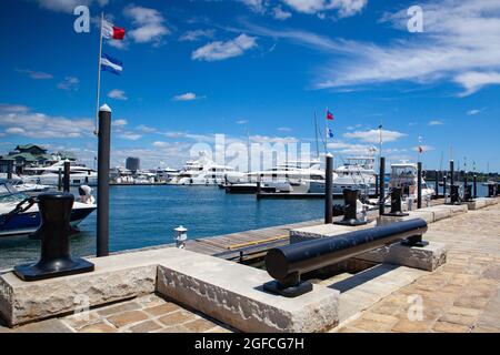 Boston, USA - 2. Juli 2016: Eingang zum Boston Waterboat Marina. Das Hotel liegt an der historischen Long Wharf in Boston Harbor, Boston Waterboat Marina ist nur einen Schritt entfernt Stockfoto