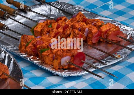 Paneer Kebab, Pune, Maharashtra, Indien. Paneer in Gewürzen mariniert und in einem Tandoor gegrillt Stockfoto
