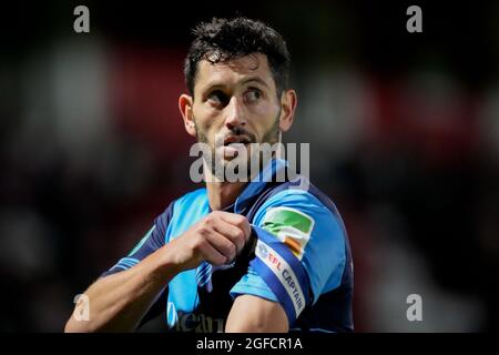 Stevenage, Großbritannien. Juni 2021. Joe Jacobson (3) von Wycombe Wanderers während des Carabao Cup-Spiels zwischen Stevenage und Wycombe Wanderers am 24. August 2021 im Lamex Stadium, Stevenage, England. Foto von David Horn. Quelle: Prime Media Images/Alamy Live News Stockfoto