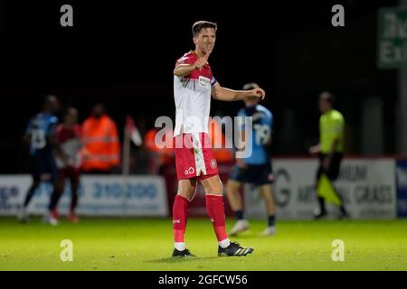 Stevenage, Großbritannien. Juni 2021. Luke Prosser (6) von Stevenage während des Carabao Cup-Spiels zwischen Stevenage und Wycombe Wanderers am 24. August 2021 im Lamex Stadium, Stevenage, England. Foto von David Horn. Quelle: Prime Media Images/Alamy Live News Stockfoto