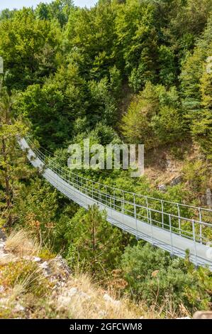 Die tibetanische Brücke bei Roccamandolfi (Isernia) in Molise Stockfoto