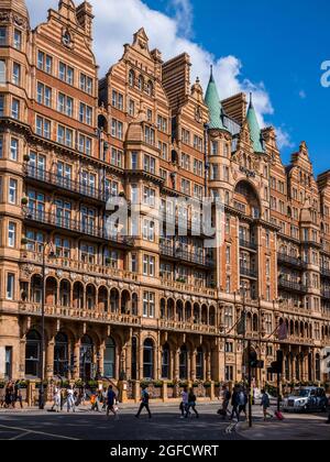 Kimpton Fitzroy Hotel in London am Russell Square in Bloomsbury London. Ursprünglich das Hotel Russell, Architekten Charles Fitzroy Doll, eröffnet 1900 Stockfoto