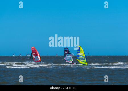 Multivan Windsurf Cup, St.-Peter-Ording, Halbinsel Eiderstedt, Nordfriesland, Schleswig-Holstein, Deutschland Stockfoto