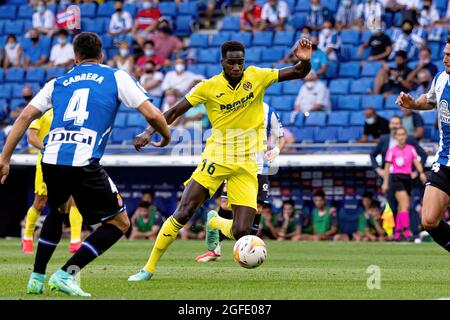 BARCELONA - AUG 21: Boulaye Dia während des La Liga-Spiels zwischen RCD Espanyol und Villarreal CF im RCDE-Stadion am 21. August 2021 in Barcelona, S Stockfoto