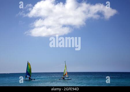 Grand Anse Beach Grenada Menschen Segeln Katamarane Stockfoto