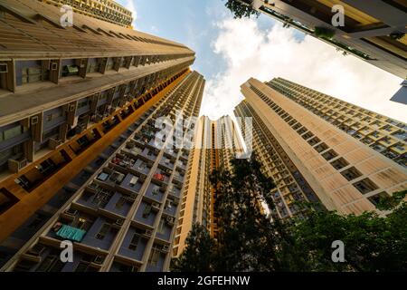 Außenansicht von Wohngebäuden in Hongkong Stockfoto