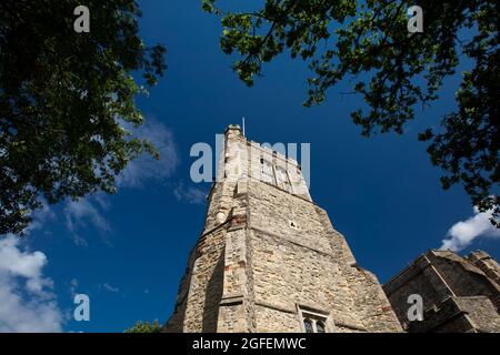 Elstow, Bedford, Bedfordshire, Großbritannien, Juli 2021, Blick auf die Abtei von Elstow Stockfoto