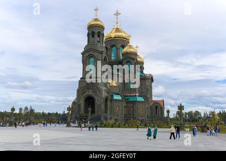 REGION MOSKAU, RUSSLAND - 27. AUGUST 2021: Patriarchalische Kathedrale der Auferstehung Christi (Hauptkirche der Streitkräfte der Russischen Föderation Stockfoto