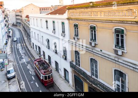 Luftaufnahme einer Hauptstraße. Lissabon, Portugal. Stockfoto
