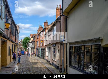 Elm Hill, eine historische alte Straße in der Altstadt, Norwich, Norfolk, East Anglia, England, VEREINIGTES KÖNIGREICH Stockfoto