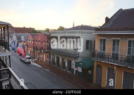 Am Morgen danach auf der Bourbon Street in New Orleans. Stockfoto