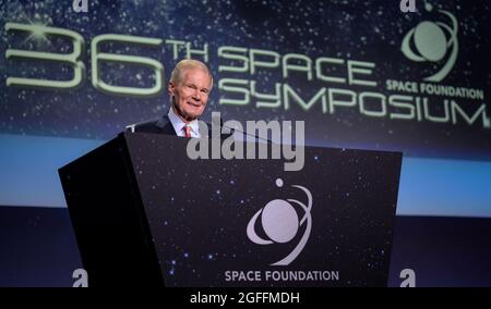 Colorado Springs, Usa. August 2021. NASA-Administrator Bill Nelson hält die Keynote während des 36. Space Symposiums im Broadmoor Hotel am 24. August 2021 in Colorado Springs, Colorado. Quelle: Planetpix/Alamy Live News Stockfoto