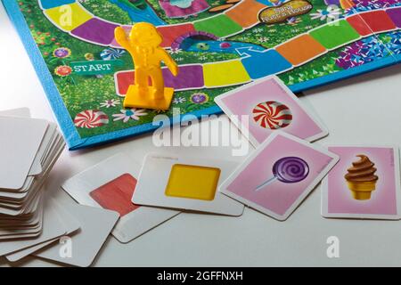 Candy Land ist ein klassisches Anfängerspiel für Kinder ab 3 Jahren, USA Stockfoto