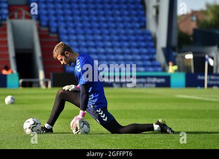 OLDHAM, GROSSBRITANNIEN. 24. AUGUST Laurie Walker von Oldham Athletic beim Carabao Cup-Spiel zwischen Oldham Athletic und Accrington Stanley am Dienstag, den 24. August 2021, im Boundary Park, Oldham. (Kredit: Eddie Garvey | MI News) Stockfoto