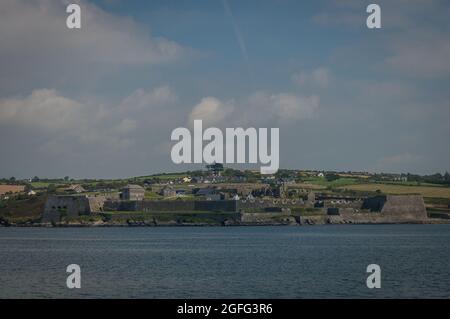 Charles Fort schützte einst den Eingang zum Hafen von Kinsale in der Mündung des Flusses Bandon. Stockfoto