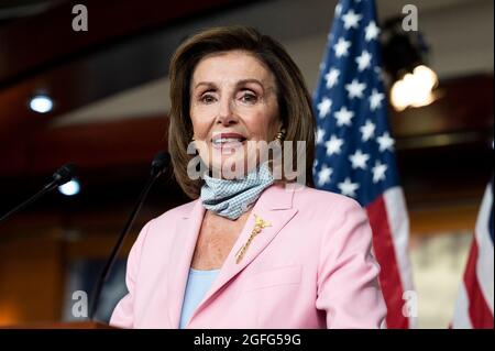 Washington, DC, USA. August 2021. 25. August 2021 - Washington, DC, USA: Die Sprecherin des Hauses NANCY PELOSI (D-CA) spricht auf ihrer wöchentlichen Pressekonferenz. (Bild: © Michael Brochstein/ZUMA Press Wire) Stockfoto