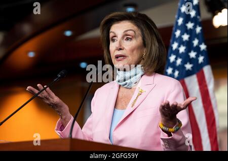 Washington, DC, USA. August 2021. 25. August 2021 - Washington, DC, USA: Die Sprecherin des Hauses NANCY PELOSI (D-CA) spricht auf ihrer wöchentlichen Pressekonferenz. (Bild: © Michael Brochstein/ZUMA Press Wire) Stockfoto