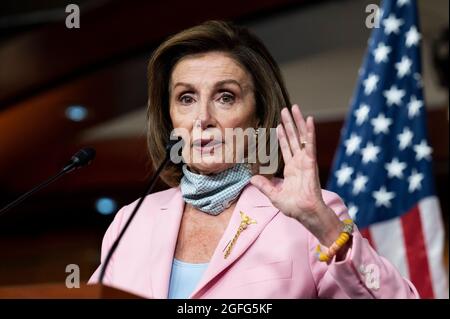 Washington, DC, USA. August 2021. 25. August 2021 - Washington, DC, USA: Die Sprecherin des Hauses NANCY PELOSI (D-CA) spricht auf ihrer wöchentlichen Pressekonferenz. (Bild: © Michael Brochstein/ZUMA Press Wire) Stockfoto