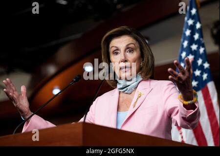 Washington, DC, USA. August 2021. 25. August 2021 - Washington, DC, USA: Die Sprecherin des Hauses NANCY PELOSI (D-CA) spricht auf ihrer wöchentlichen Pressekonferenz. (Bild: © Michael Brochstein/ZUMA Press Wire) Stockfoto