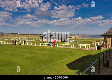 Szenen um den alten GOLFPLATZ von St.Andrews und den Royal and Ancient Golf Club, Schottland, wo im Juli 2022 die 150. Open Golf Championship stattfindet. Stockfoto