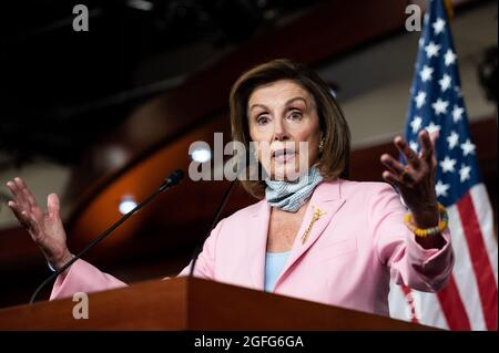 Washington, Usa. August 2021. Die Sprecherin des Hauses, Nancy Pelosi (D-CA), spricht auf ihrer wöchentlichen Pressekonferenz. Kredit: SOPA Images Limited/Alamy Live Nachrichten Stockfoto